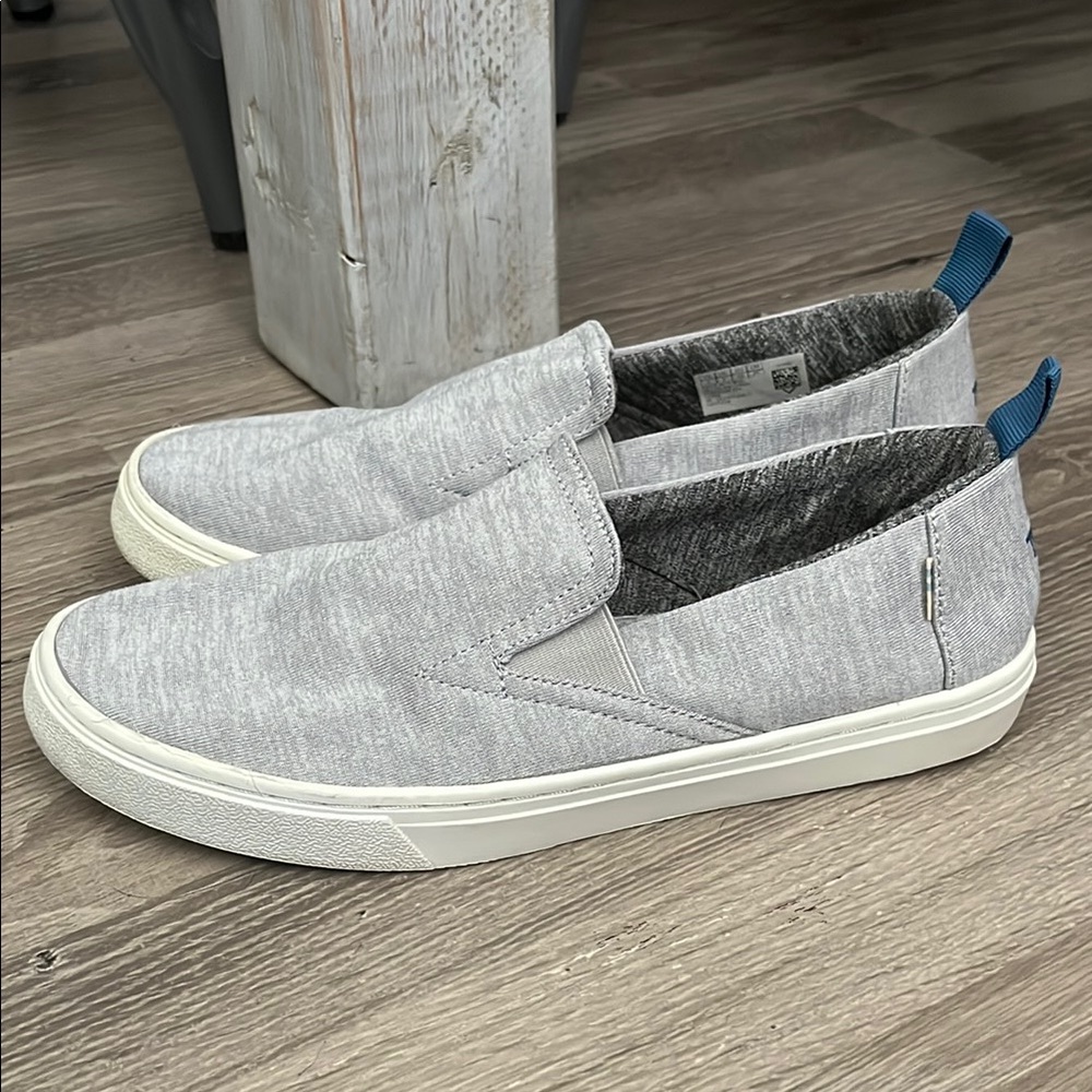 Toms Shoes/6Y